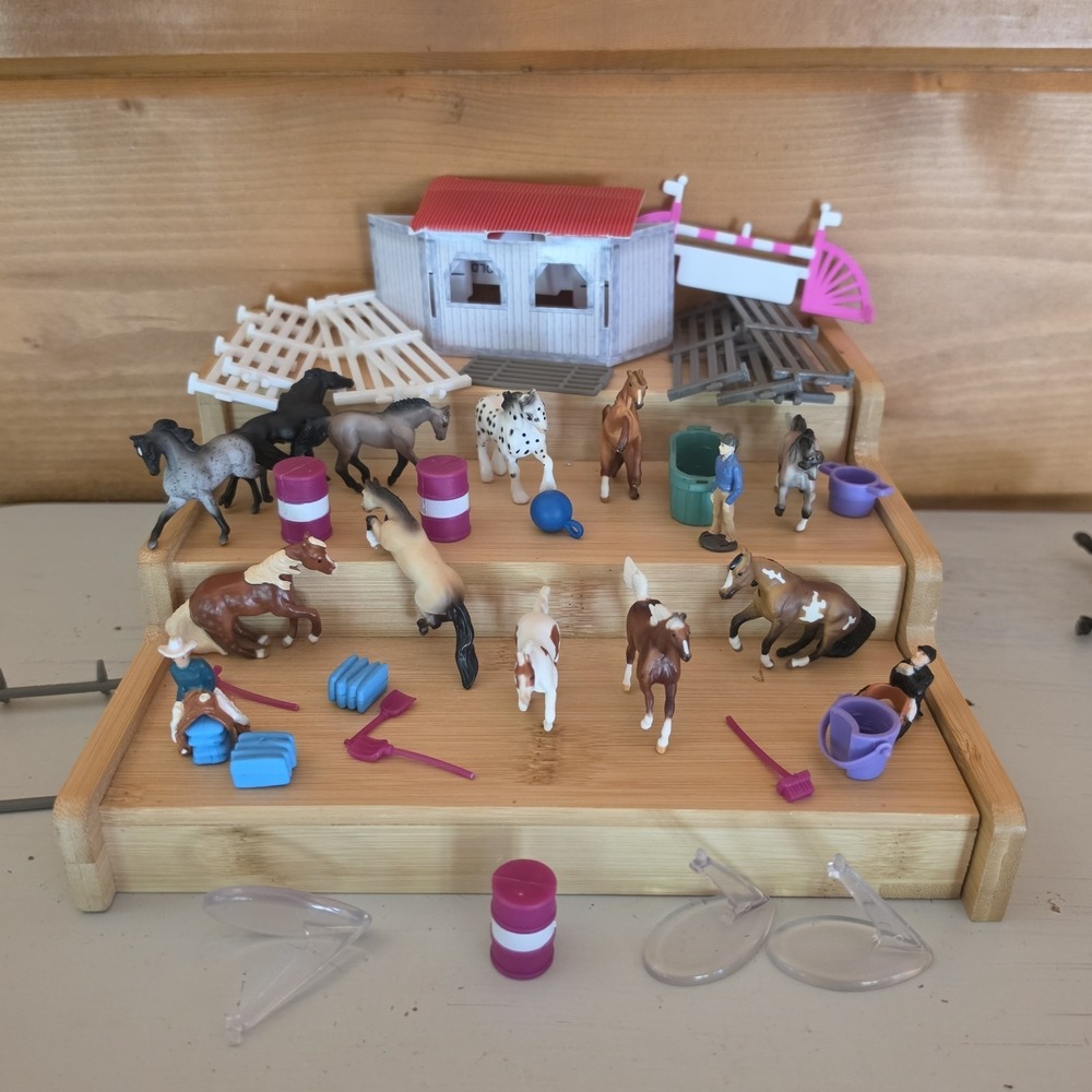 11 Breyer 1 1/4" - 2" Mini Whinnies Horse Bundle with 3 People & many accessory